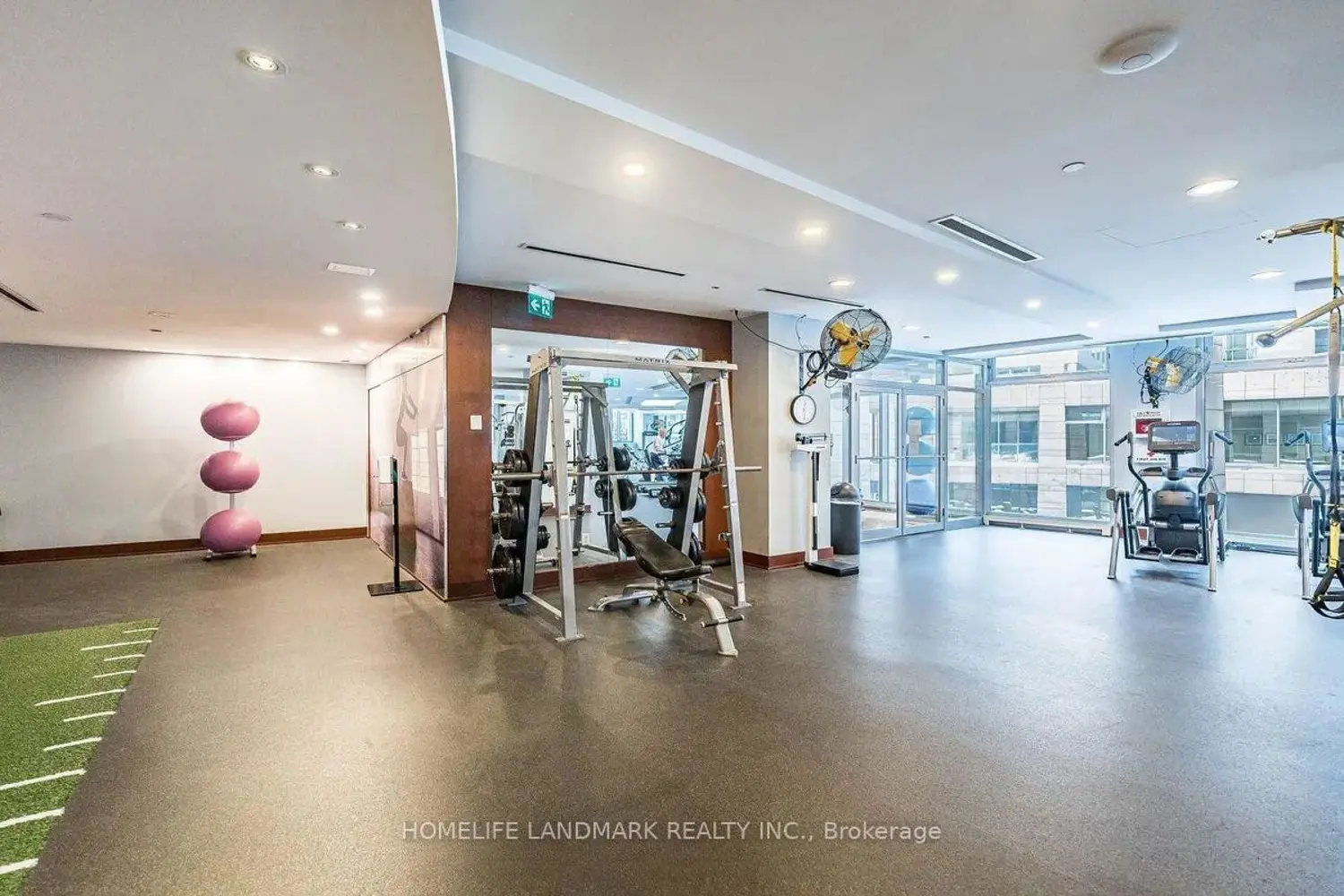 Additional image 4 of 2181 Yonge Street 1802