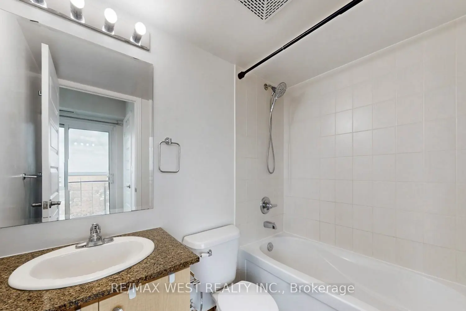 Additional image 7 of 215 Queen Street 2108