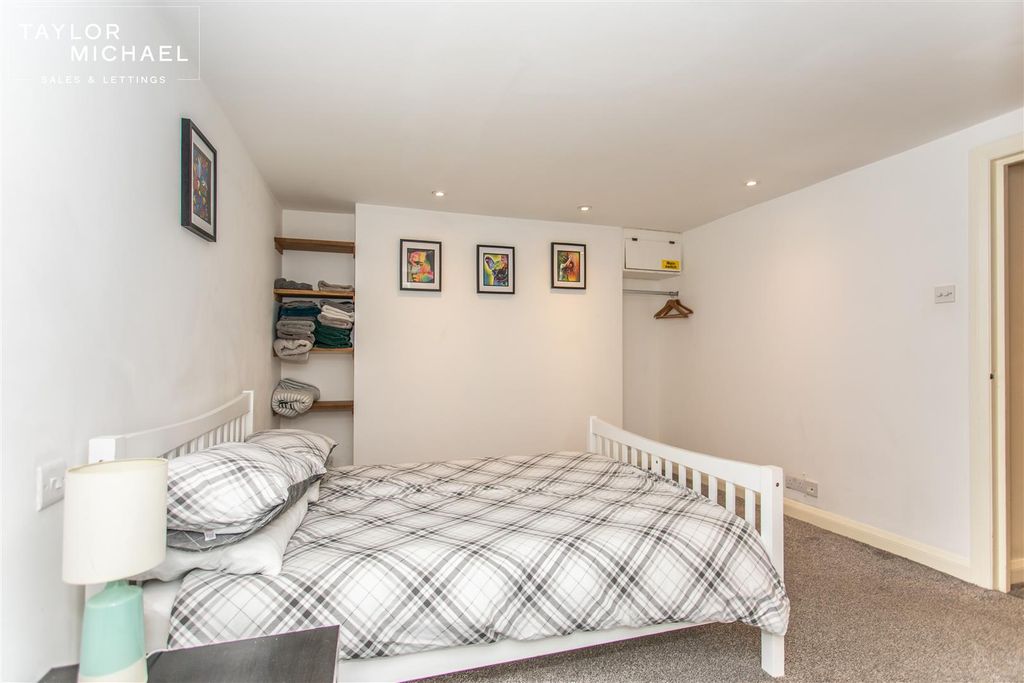 Additional image 21 of 4 bed flat to rentSt. Georges Road, Brighton BN2