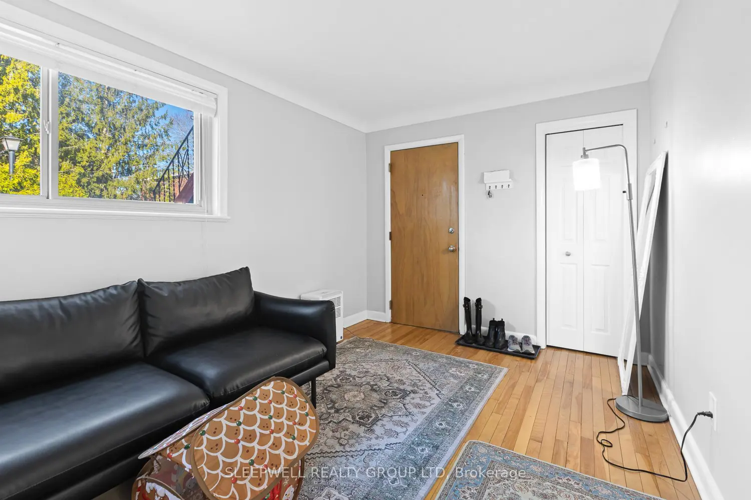 473 Vernon Avenue photo 4