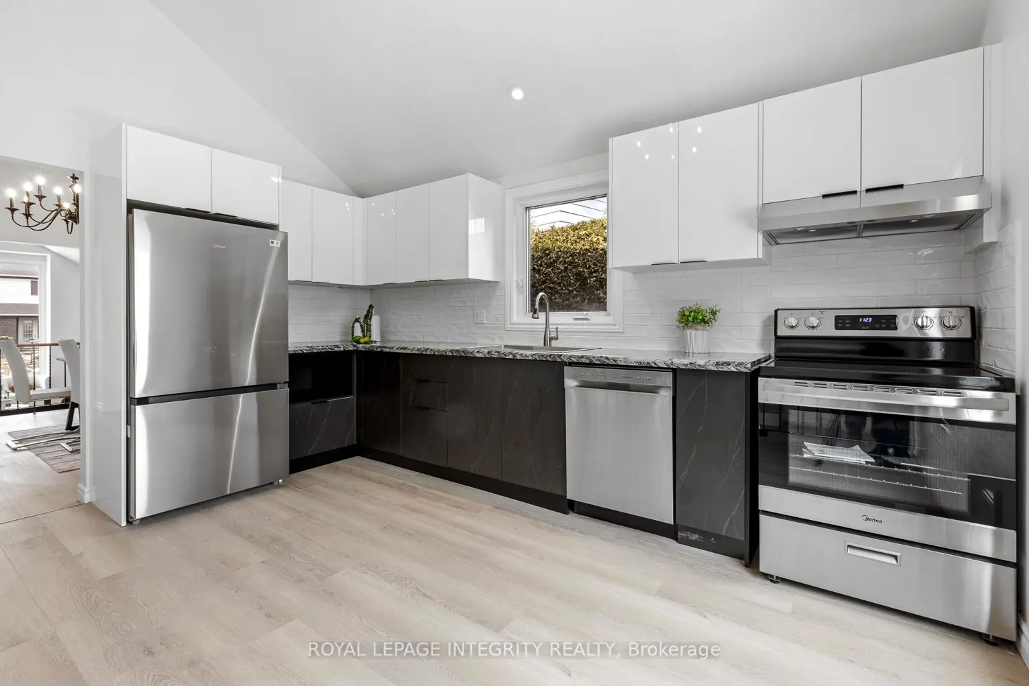 6368 Viseneau Drive photo 4