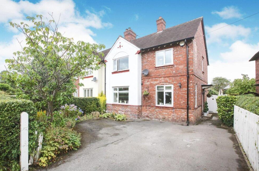 3 bed semi-detached house to rentCrescent Road, Alderley Edge SK9