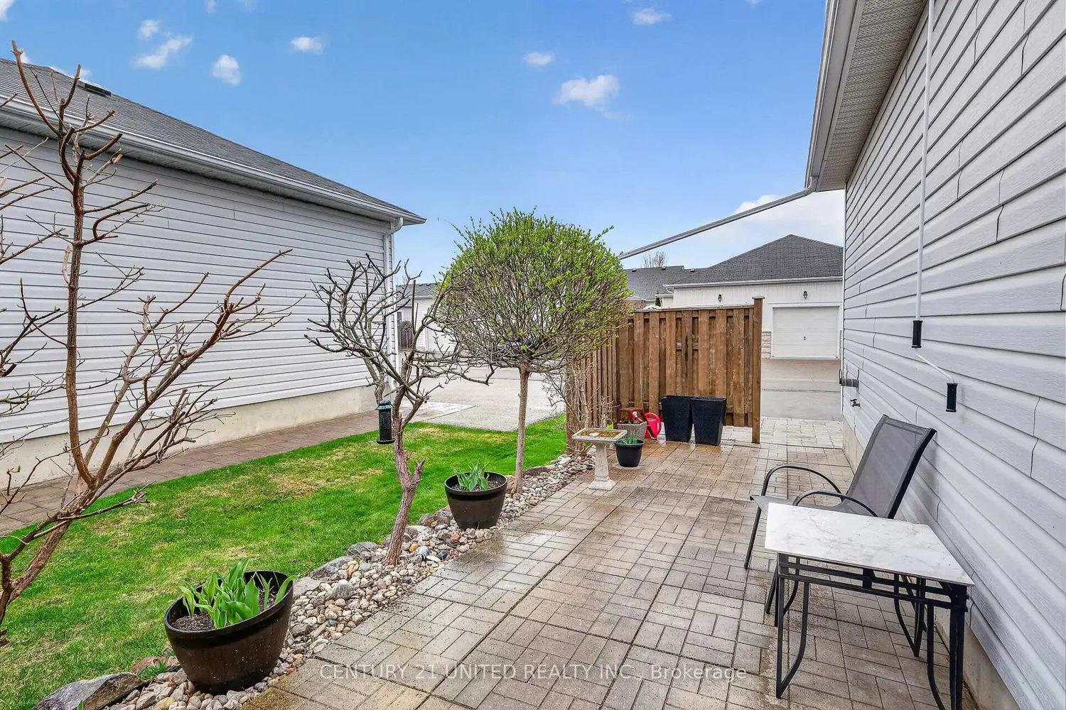 Additional image 17 of 832 Leslie Street