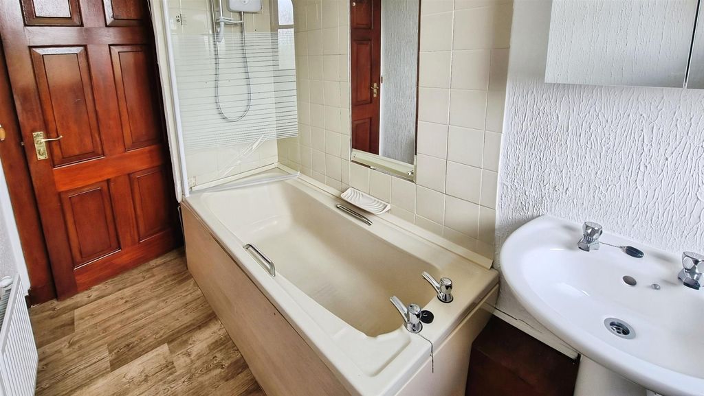 Additional image 7 of 2 bed flat to rent78 Den Walk, Methil, Fife KY8