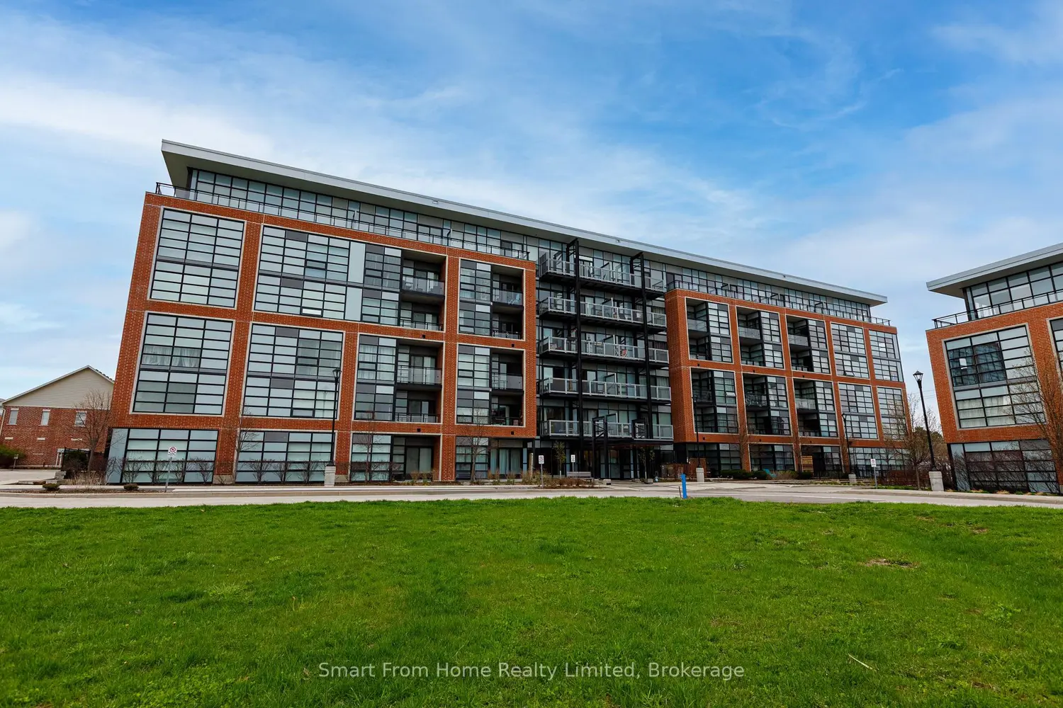 15 Prince Albert Boulevard 318