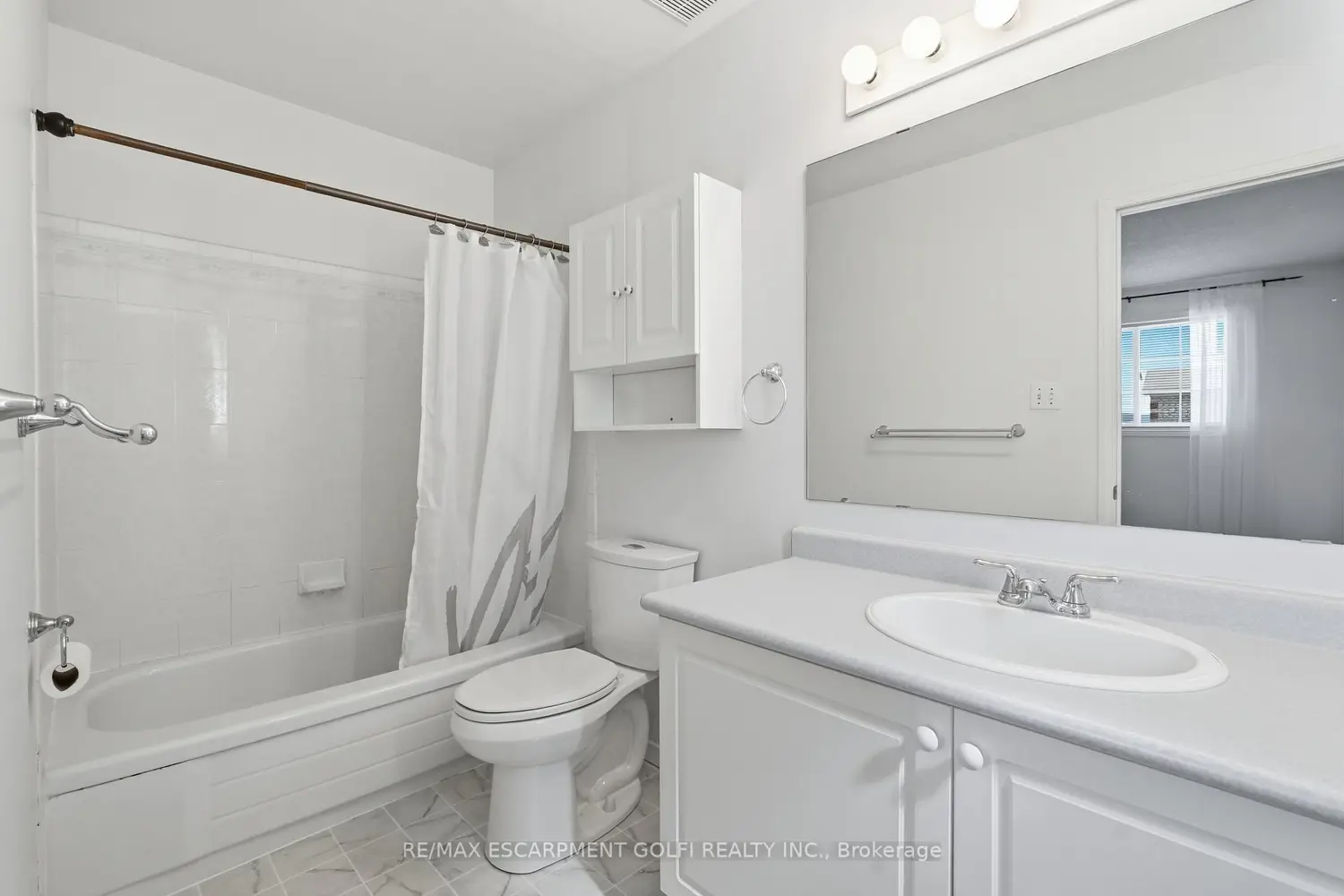 Additional image 11 of 2951 Addison Street