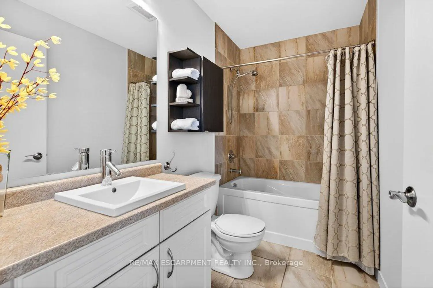 Additional image 6 of 551 Maple Avenue 1501