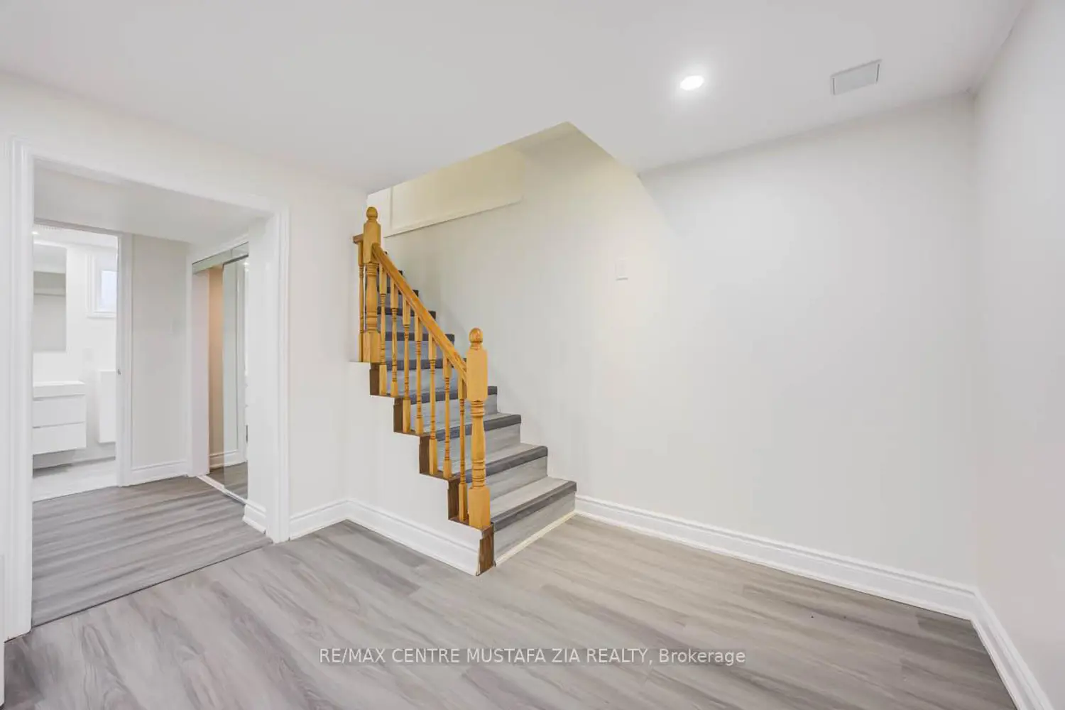 Additional image 14 of 561 Wingrove Crescent