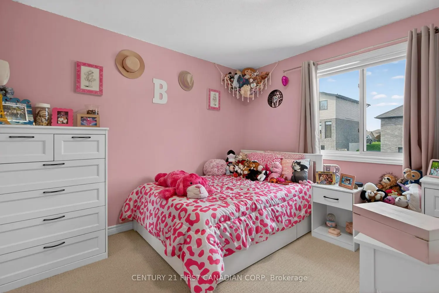 285 Thorne Drive photo 4