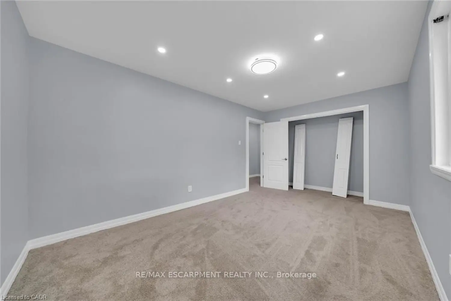 Additional image 13 of 451 Woodview Road 4