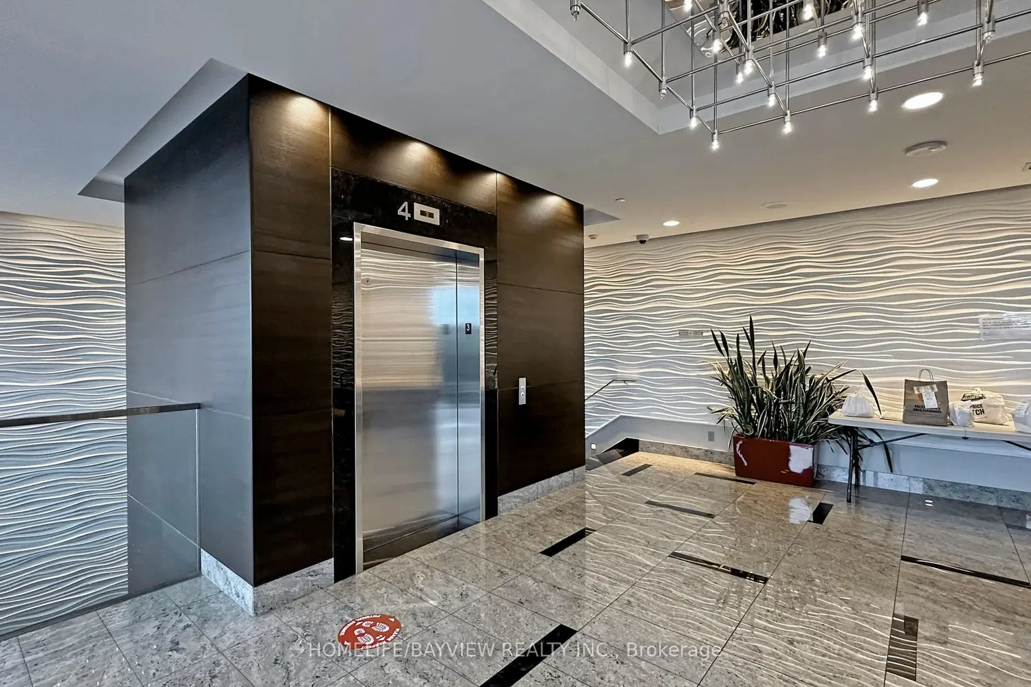 181 Village Green Square 711