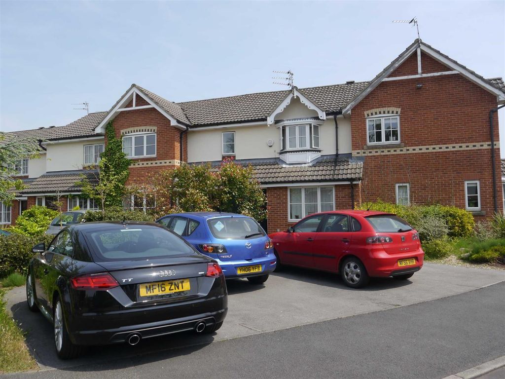 2 bed property to rentTiverton Drive, Wilmslow, Cheshire SK9