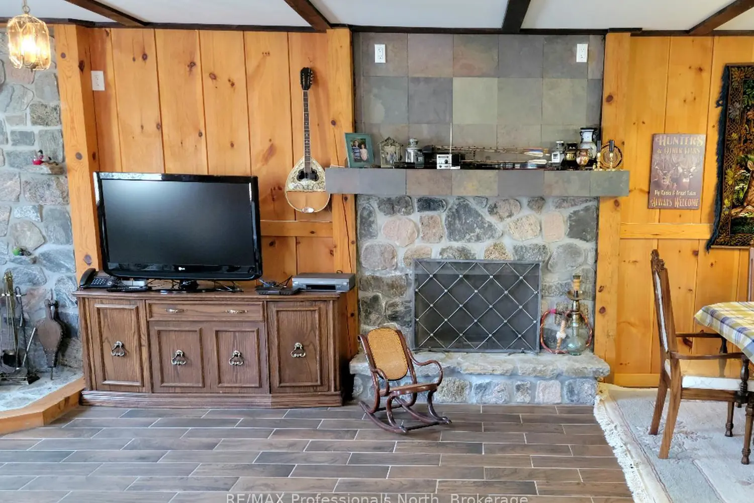 Additional image 7 of 3944 Chetwynd Road