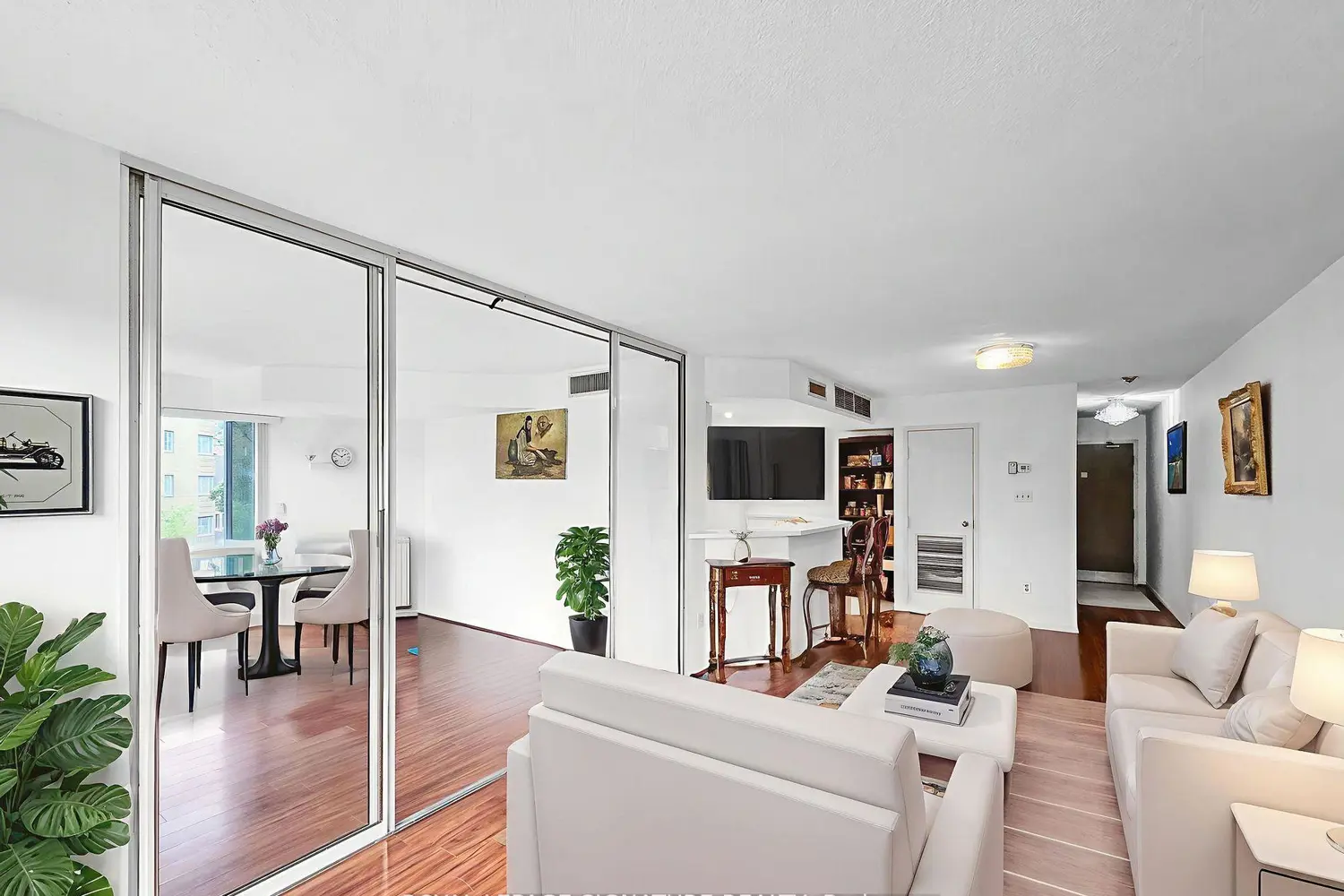 Additional image 4 of 1001 Bay Street 403