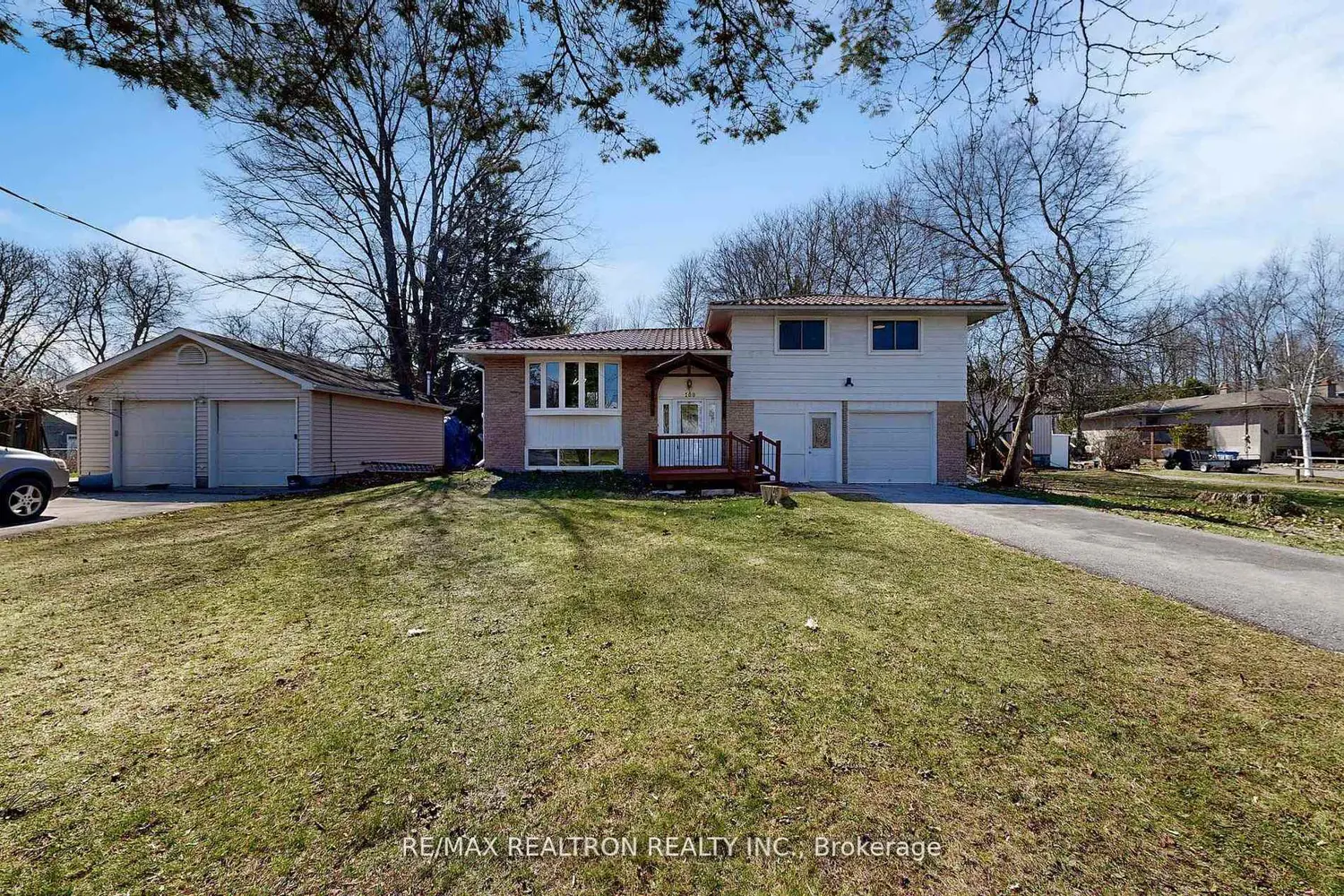 100 River Drive