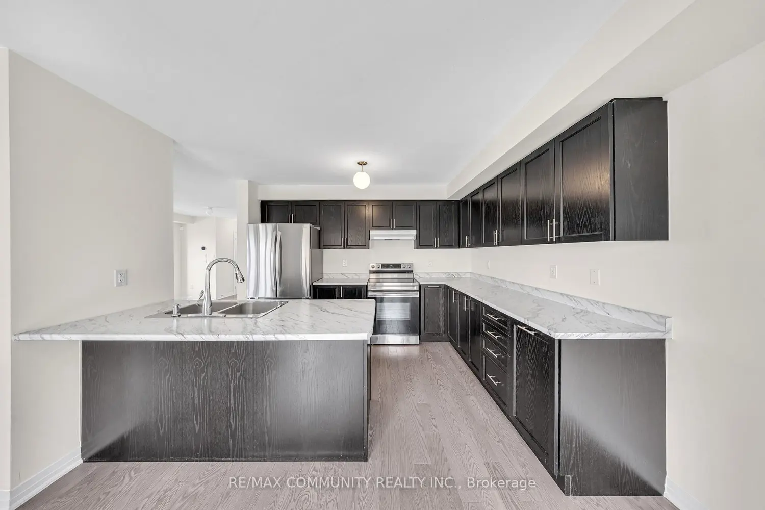 101 Sailors Landing photo 4