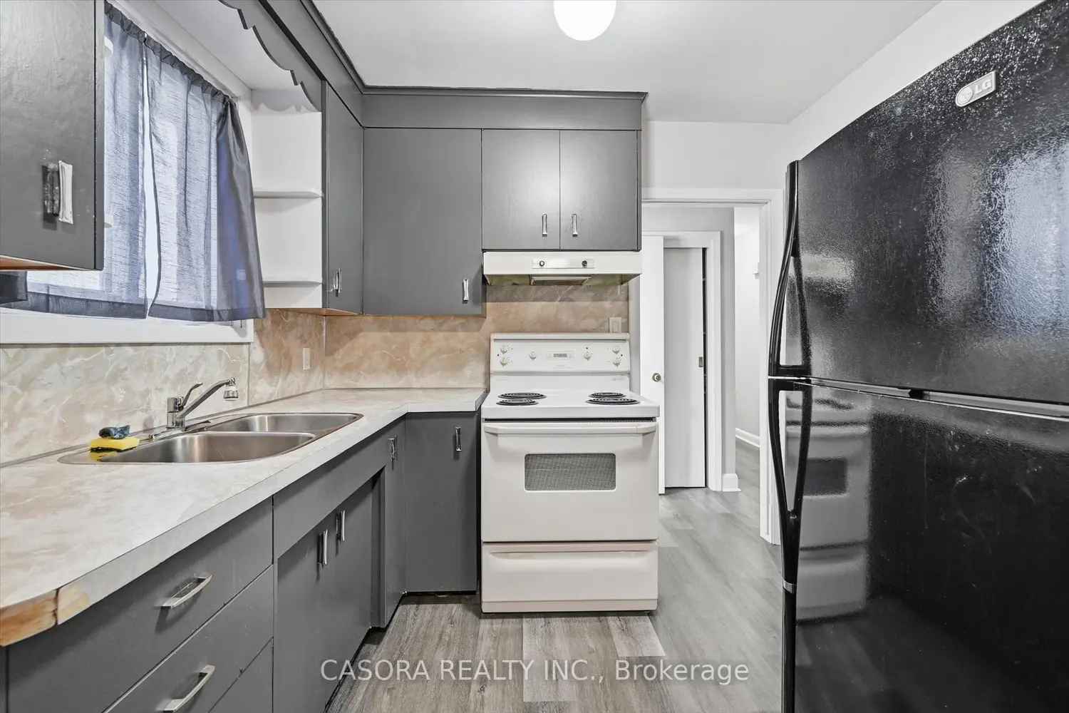 Additional image 15 of 17 Queen Street