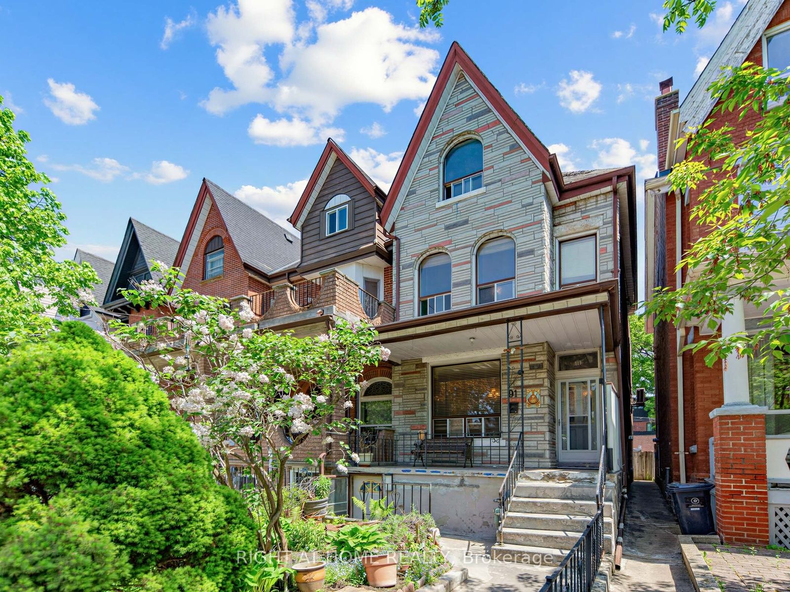 91 Borden Street, Toronto, ON, M5S 2M8