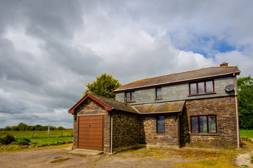 4 bed detached house to rentLawn Farmhouse, Greymare Farm, Lostwithiel PL22