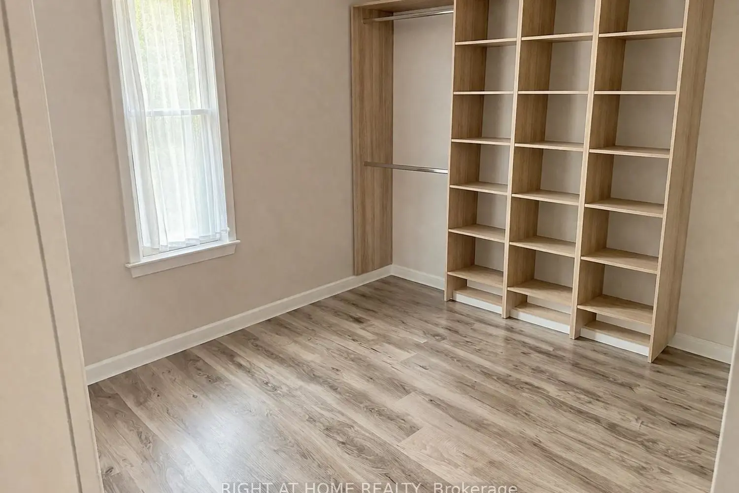 738 Mount Pleasant Road photo 2