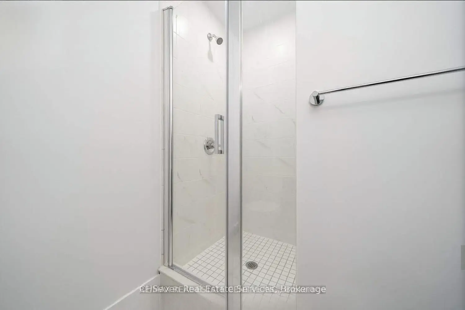 Additional image 11 of 2433 Dufferin Street 311