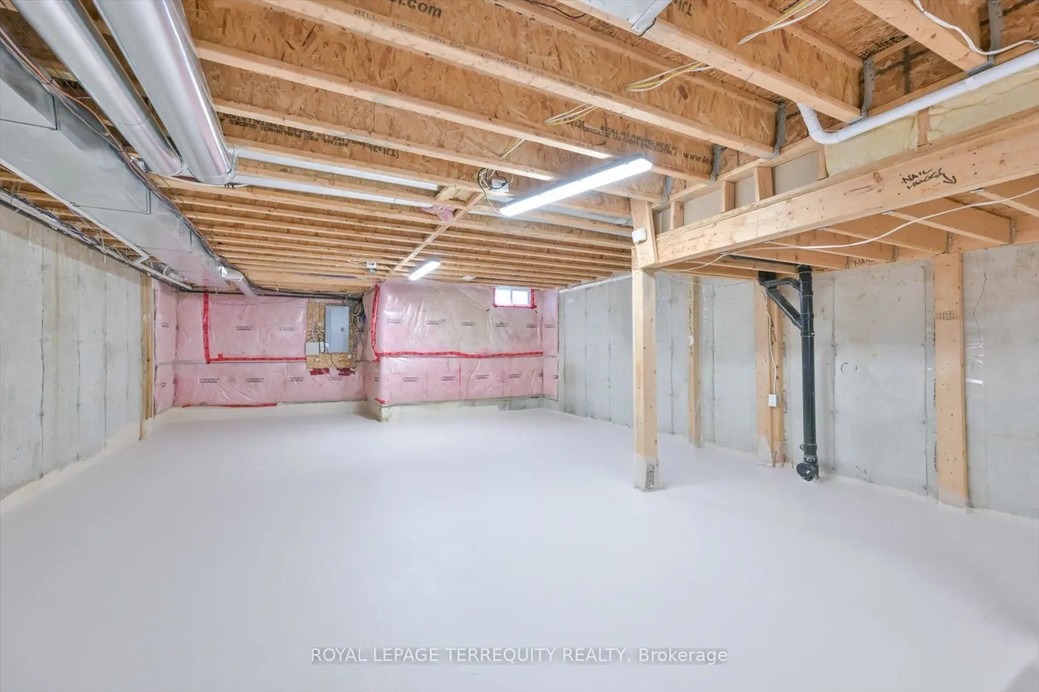 Additional image 16 of 10461 Woodbine Avenue