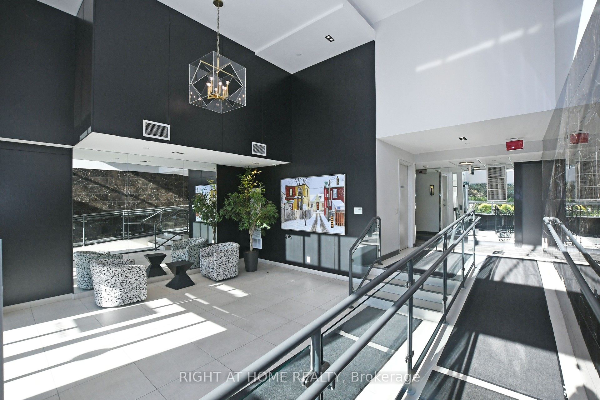 Additional image 4 of Th03-1350 Kingston Road, Toronto, ON, M1N 0B7