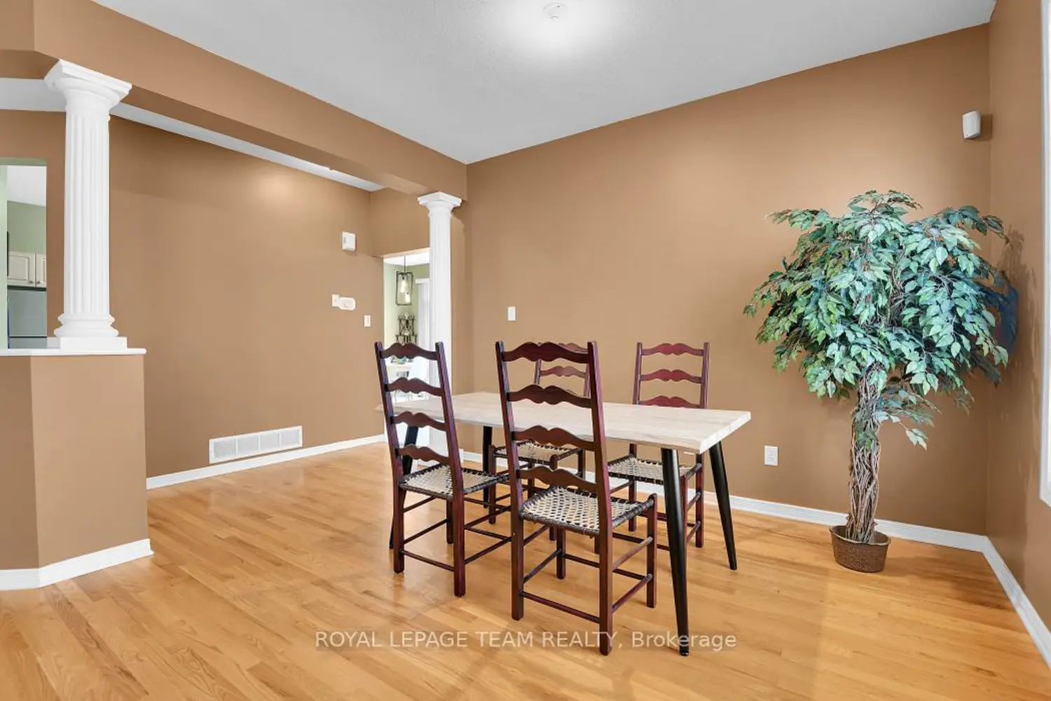 Additional image 5 of 162 Redcliff Avenue