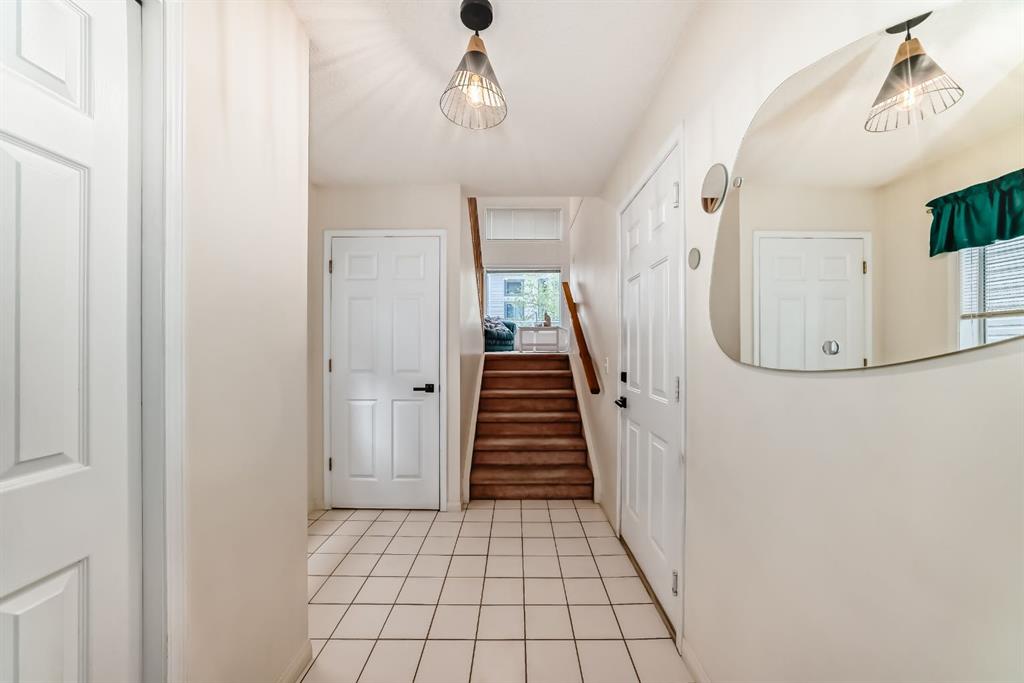 Additional image 3 of 70 Kingsland Villas SW, Calgary, AB, T2V 5J9