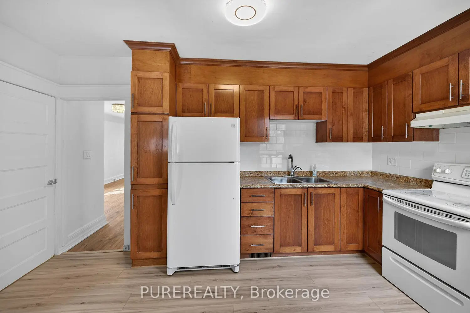 Additional image 12 of 643 Upper Wellington Street