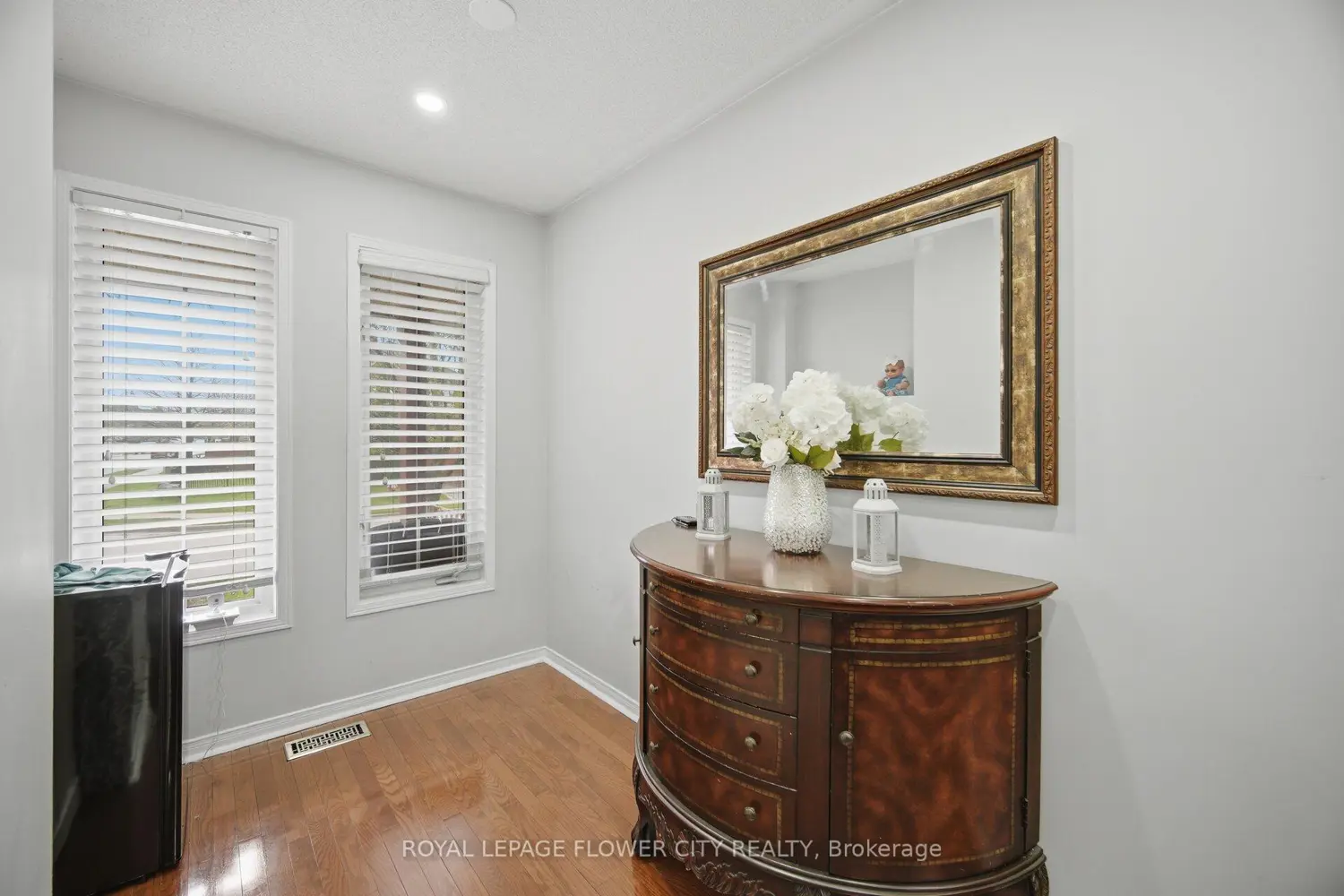 Additional image 19 of 30 Ridgefield Court