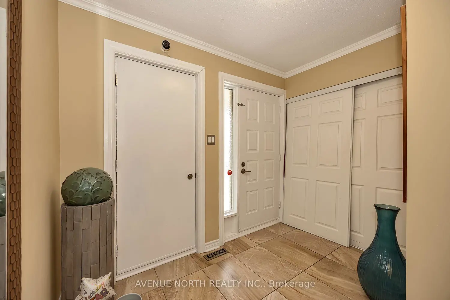 365 Lefebvre Way photo 2