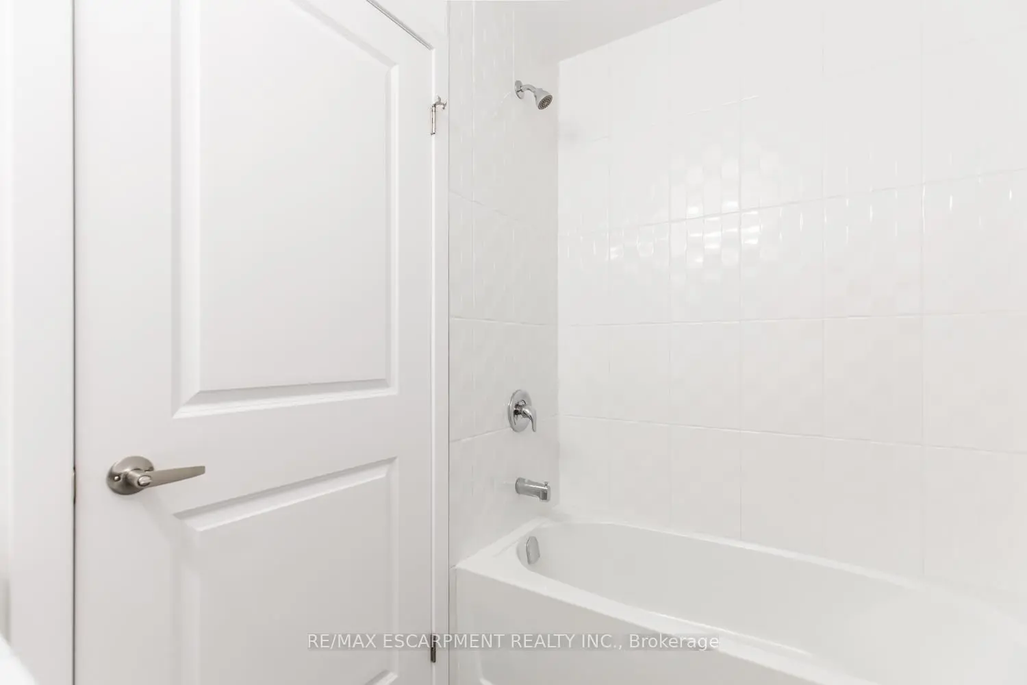 Additional image 15 of 5055 Greenlane Road 611