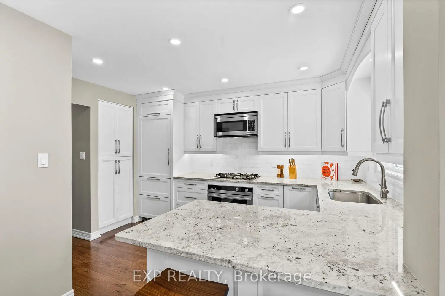 Additional image 4 of 2555 Thomas Street 70