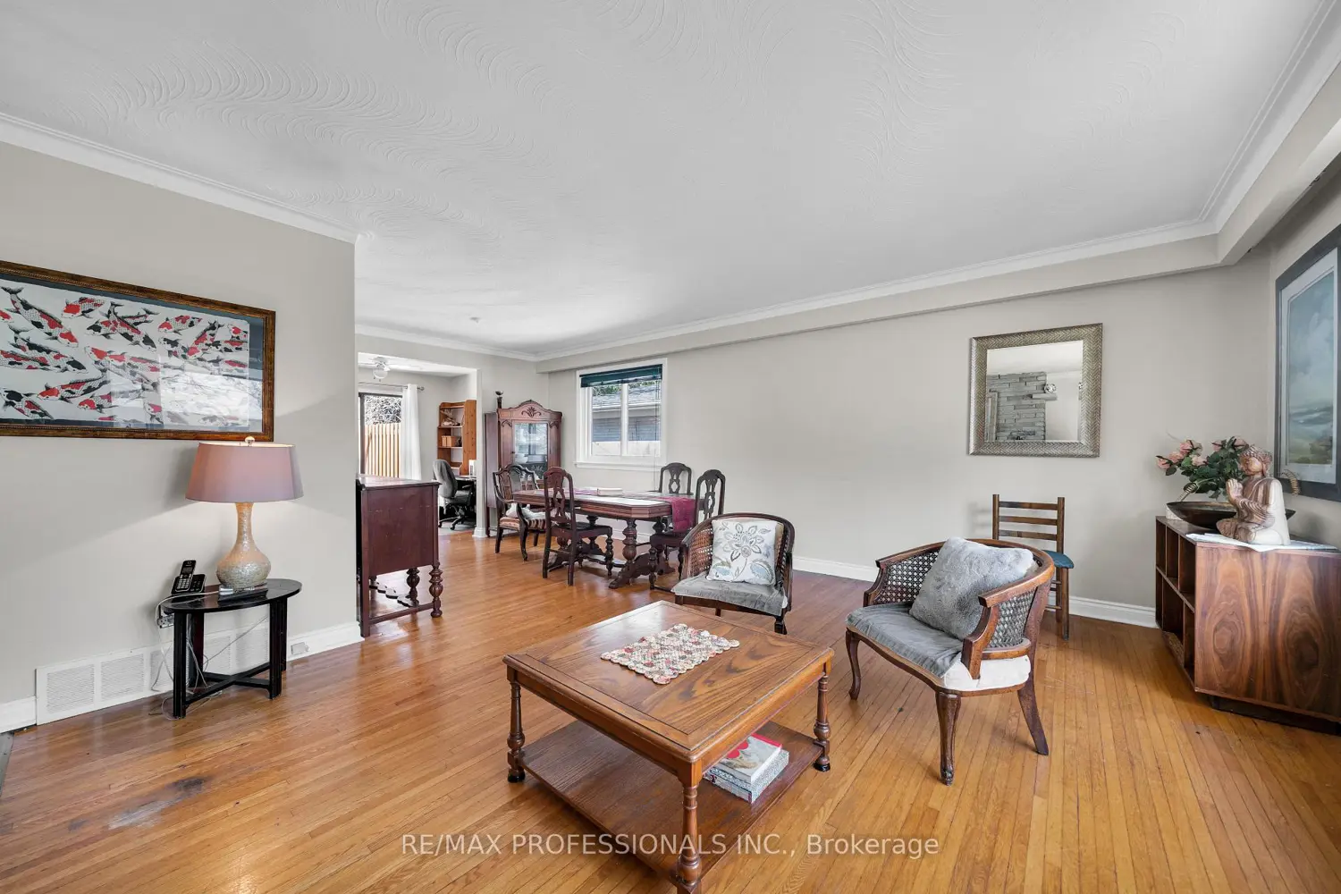 508 Vanessa Crescent photo 5