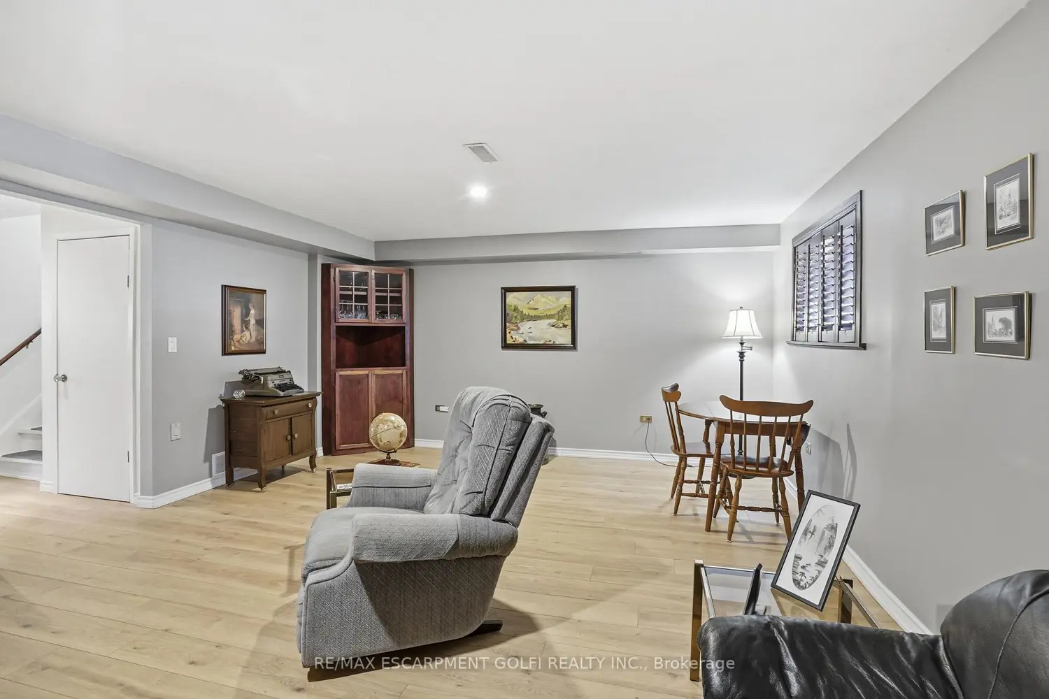 Additional image 15 of 13 Fallingbrook Drive
