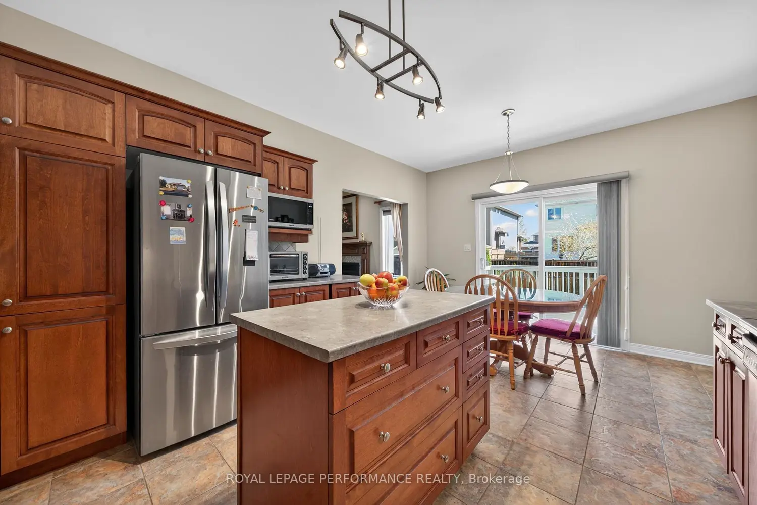 18 Hartsmere Drive photo 3