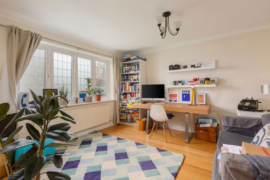 Additional image 7 of 4 bed detached house to rentCharterhouse Drive, Sevenoaks TN13