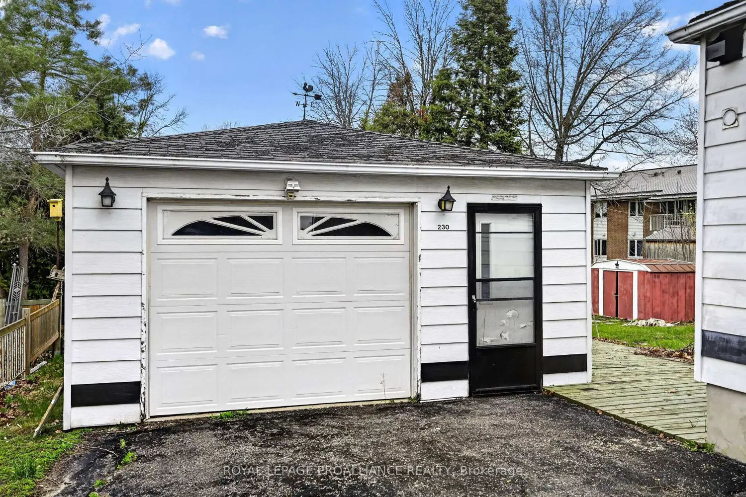 230 Helen Street photo 4