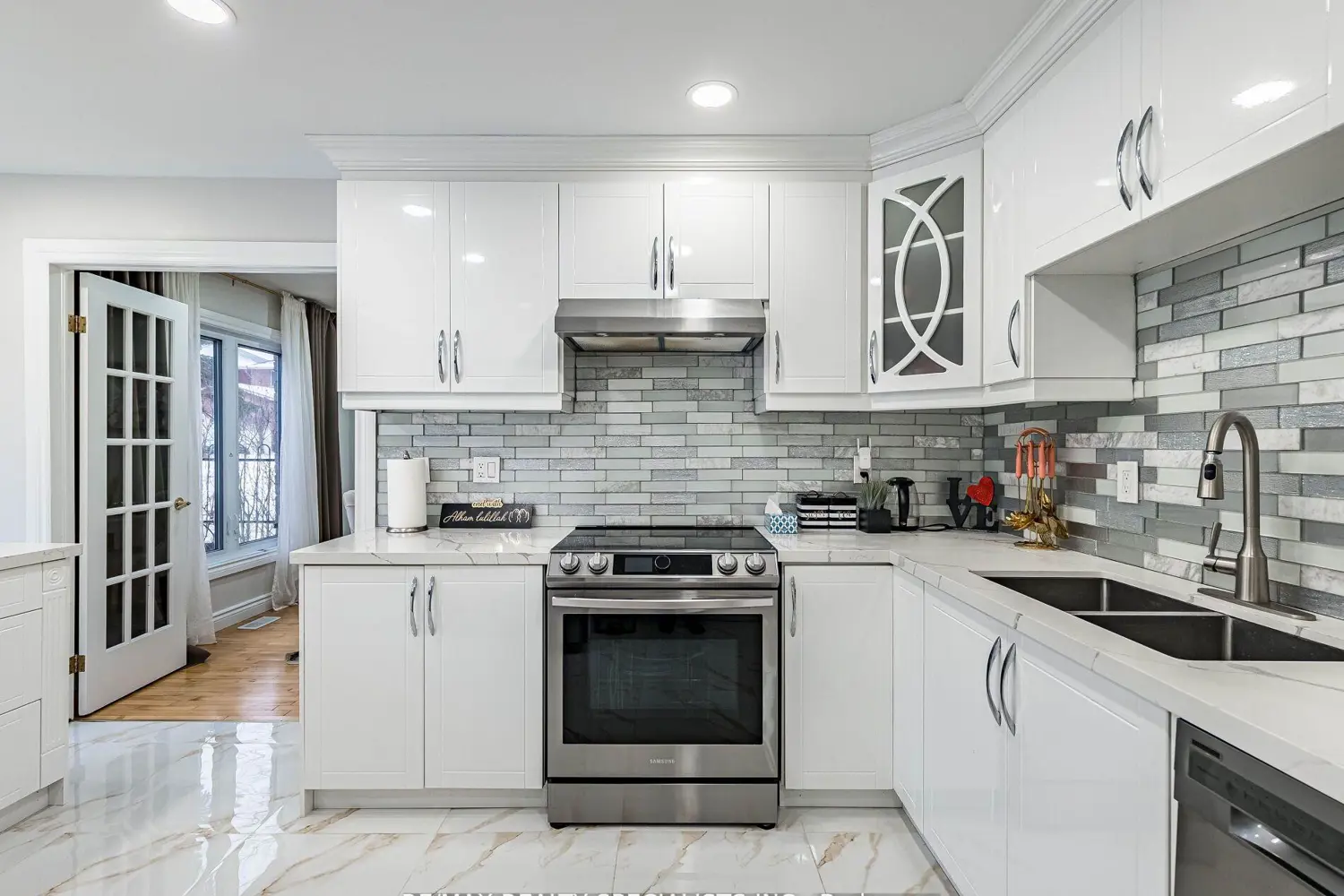 Additional image 18 of 2 Robespierre Court