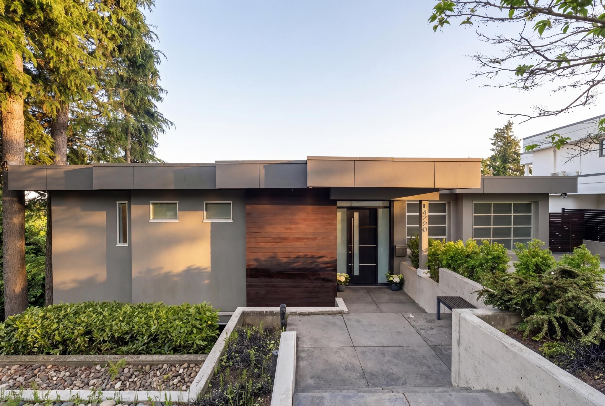Additional image 3 of 14220 Marine Drive, White Rock, BC, V4B 1A8