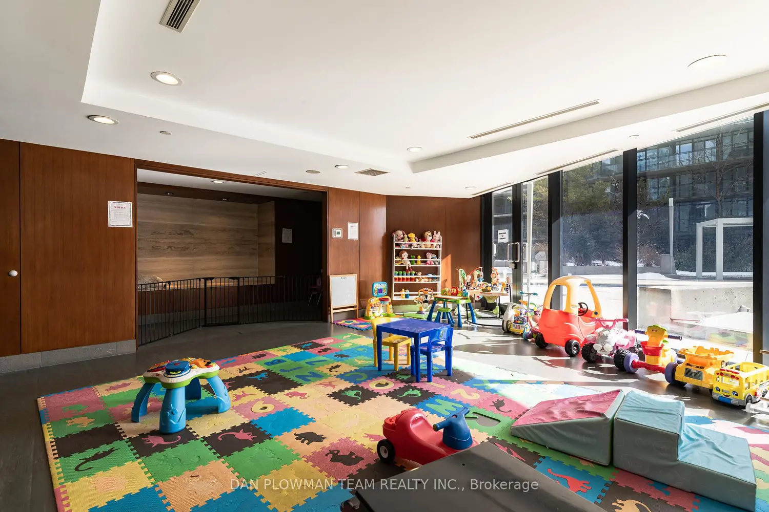 Additional image 18 of 8 Telegram Mews 1006