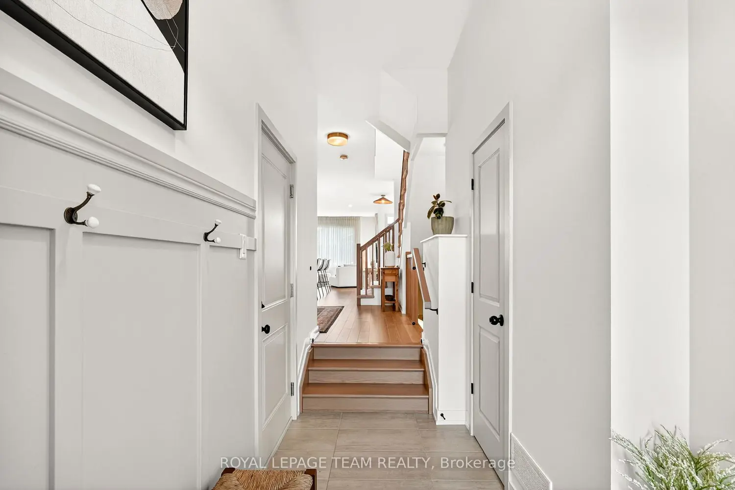 1009 Acoustic Way photo 2