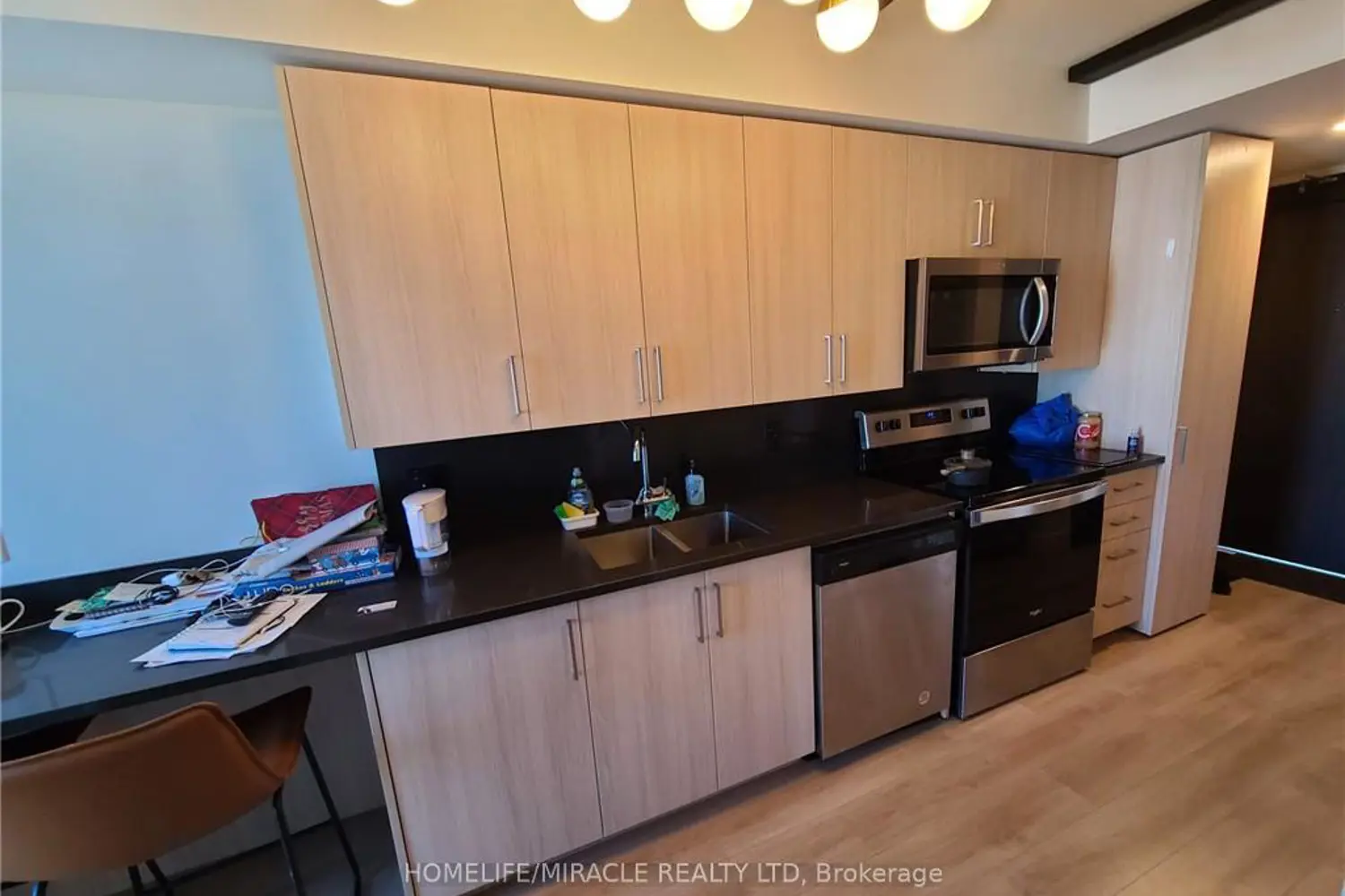 145 Columbia Street 725 photo 3