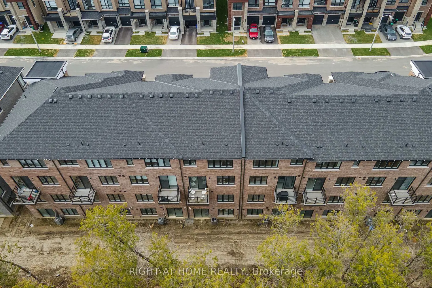 Additional image 11 of 132 Blue Forest Crescent