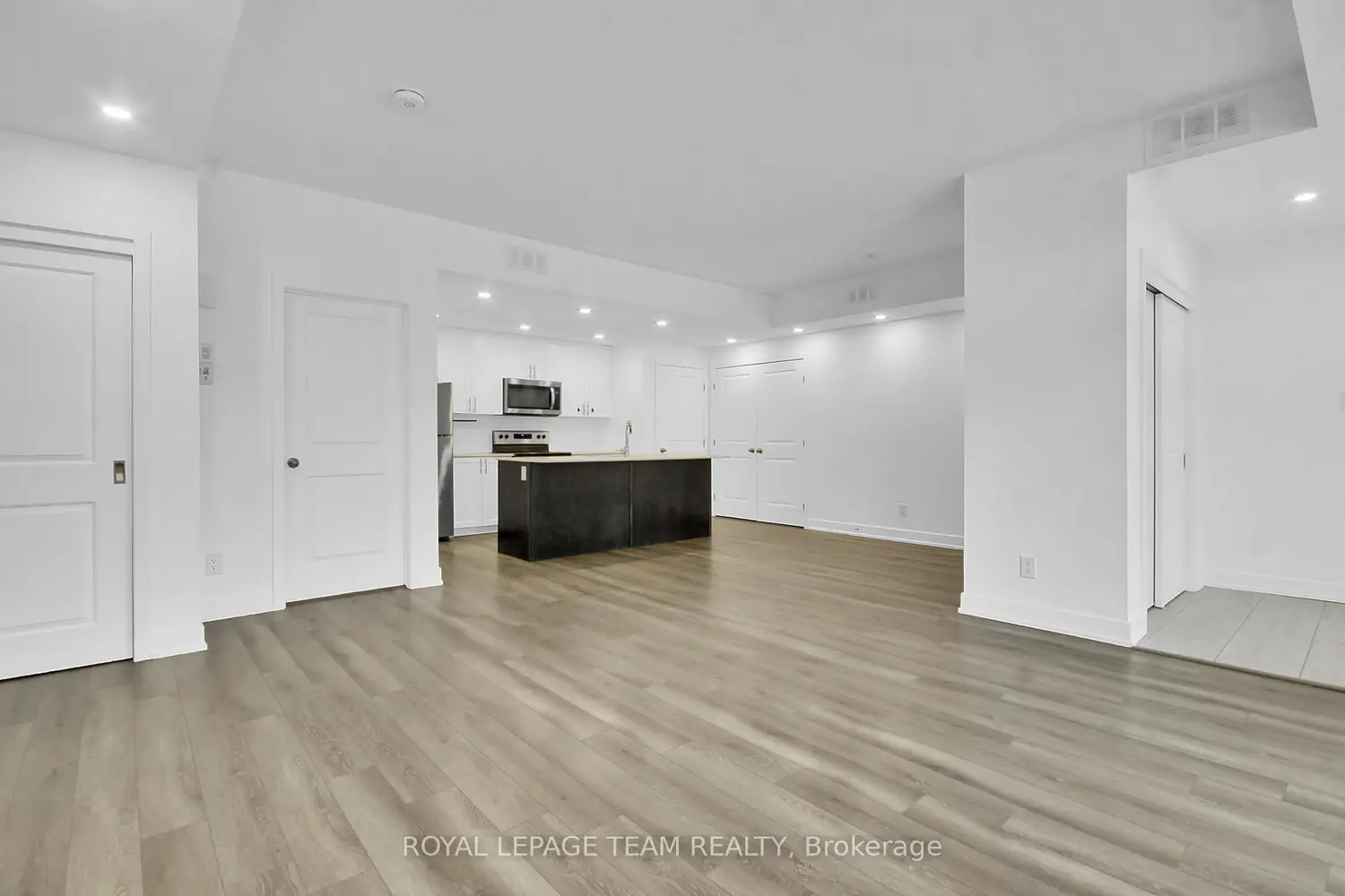 Additional image 4 of 320 Tulum Crescent F