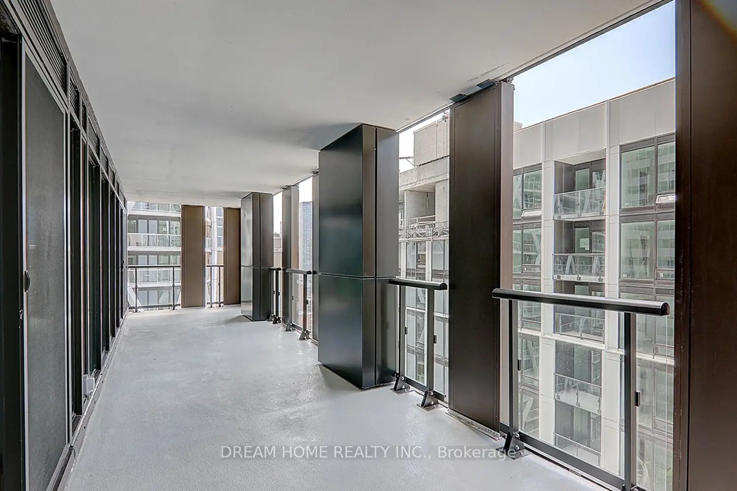 Additional image 18 of 238 Simcoe Street 1608