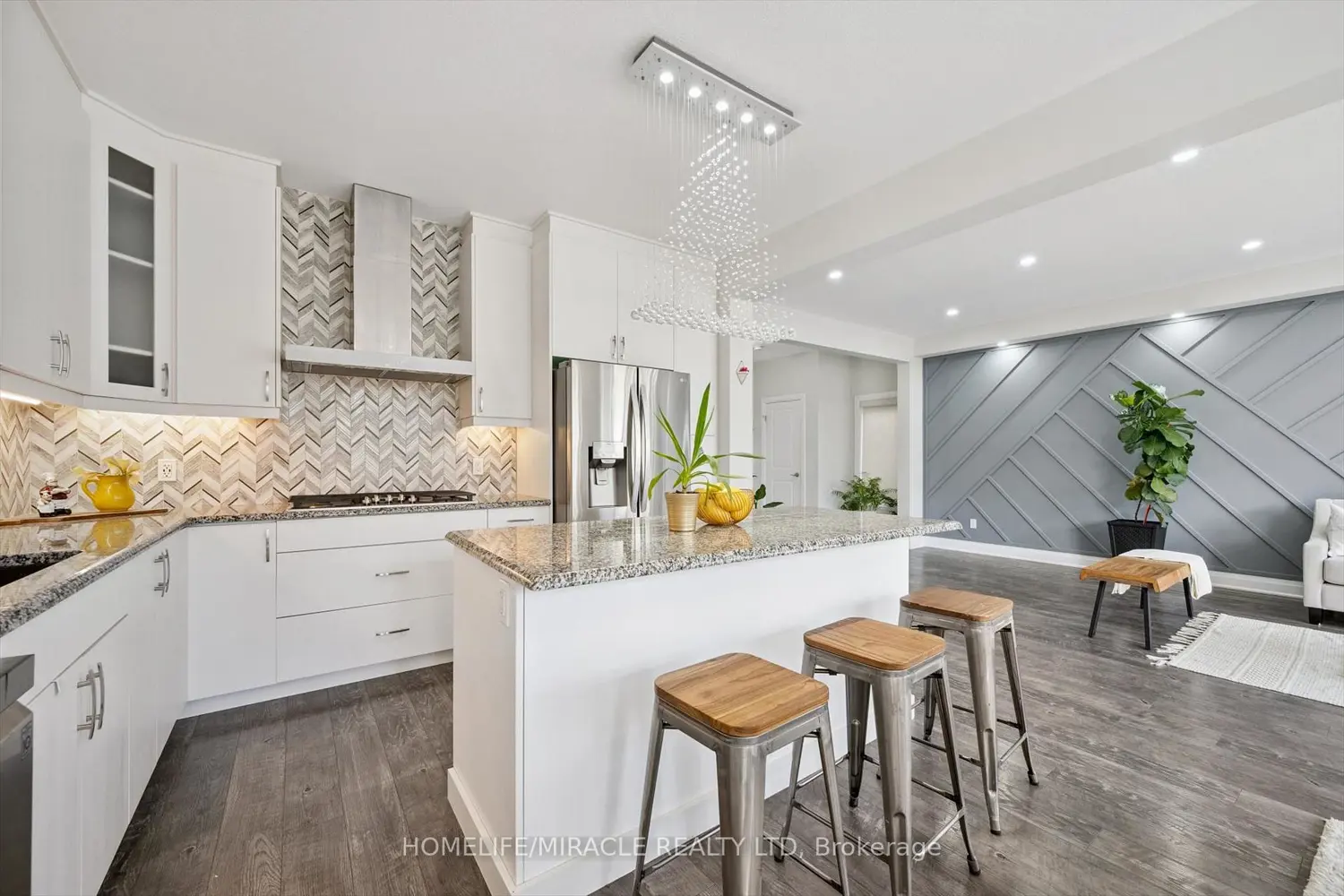 Additional image 6 of 736 Wood Lily Street