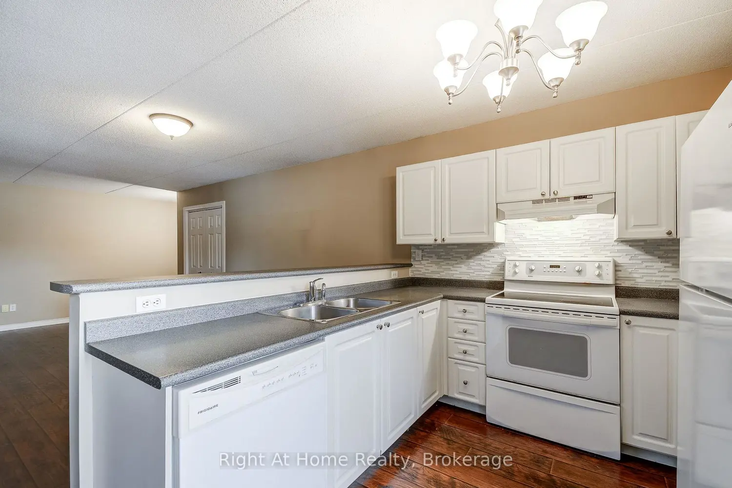 Additional image 12 of 4005 Kilmer Drive 212