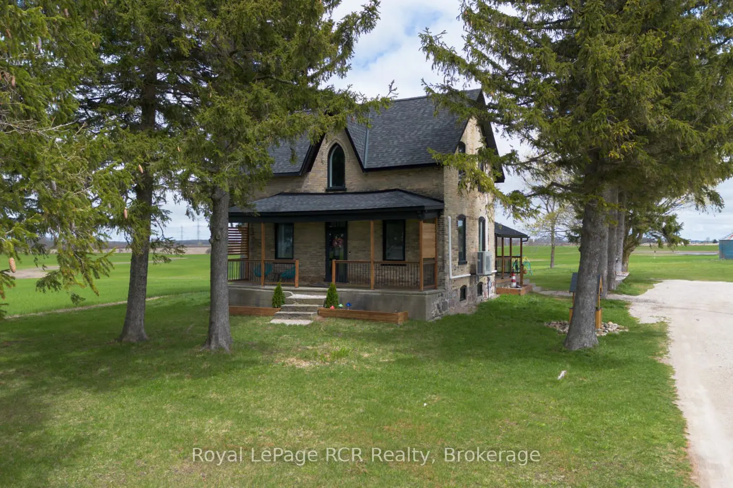 708 Concession 2 photo 2
